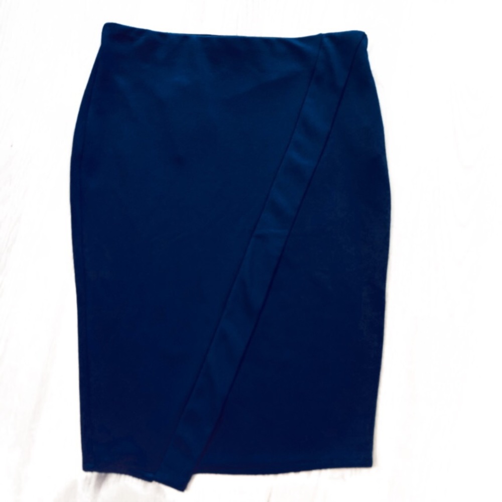 NWT Zara navy fitted skirt with diagonal detail